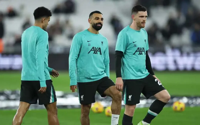 صفقة مفاجئة.. توتنهام يسعى للتعاقد مع محمد صلاح لتعزيز صفوف الفريق اللندني